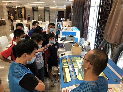 在他們的作品中，我們能發(fā)現(xiàn)激光切割元素無處不在的身影。