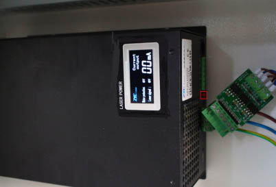 將光耦隔離拔掉，點(diǎn)擊紅色測(cè)試按鈕查看電流大小